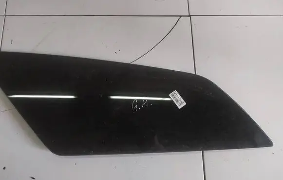 Dodge Magnum Rear side window 