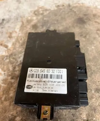 Mercedes-Benz E W211 Tailgate/trunk control unit/module 0295456032