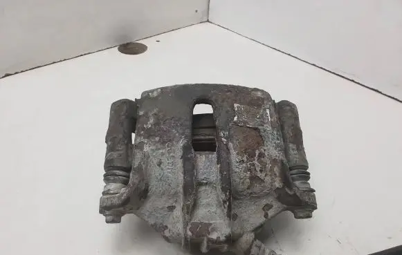 Volkswagen PASSAT B6 Front brake caliper