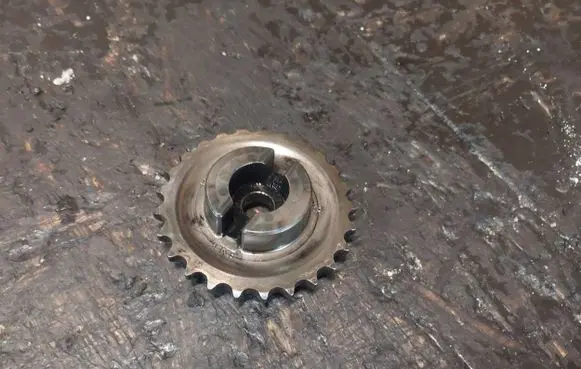 BMW 5 E39 Camshaft pulley/ VANOS 2245361 11312245361