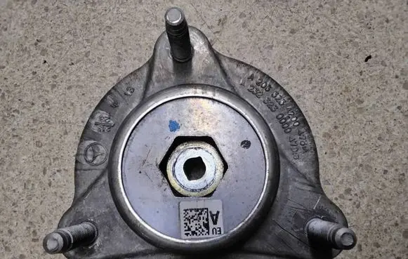 Mercedes-Benz C W206 Front upper strut mount A2063234200