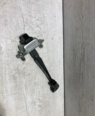 Renault Clio V Rear door check strap stopper
