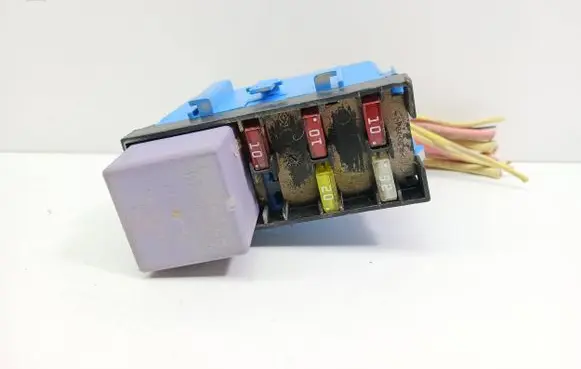 Renault Scenic II - Grand scenic II Fuse module 7703597202