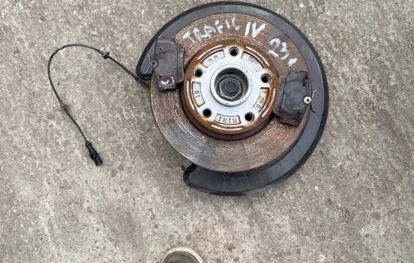 Renault Trafic III (X82) Stub axle 