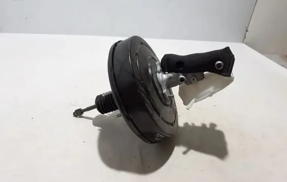 Renault Trafic III (X82) Brake booster 472108651R