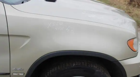 BMW X5 E53 Fender