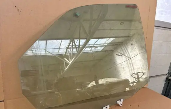 Mercedes-Benz Vito Viano W638 Sliding door window/glass 
