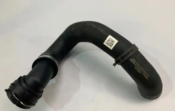 Audi A5 Engine coolant pipe/hose 8W0122055AM