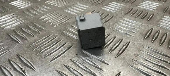 Mercedes-Benz E C207 W207 Other relay A0025428719