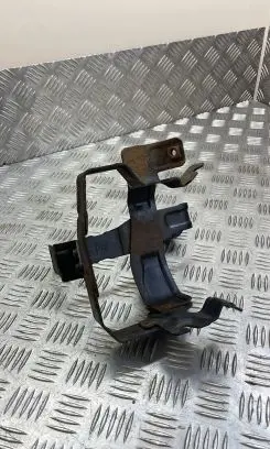 Volvo XC60 Power steering pump mounting bracket 31280634