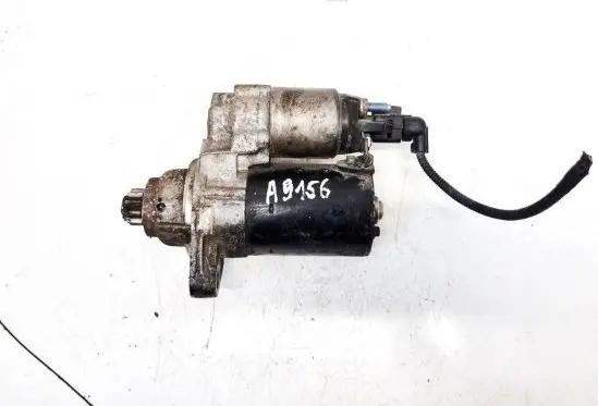 Volkswagen Golf V Starter motor 021911023 0001120406