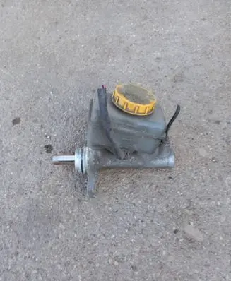 Subaru Legacy Master brake cylinder