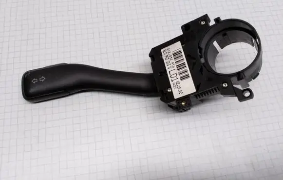 Volkswagen Golf IV Indicator stalk 8L0953513G