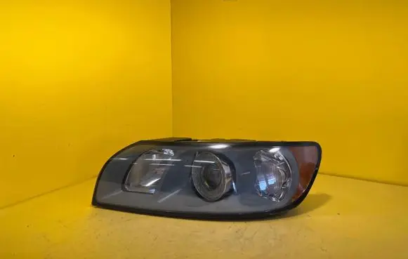 Volvo C30 Headlight/headlamp 30698885