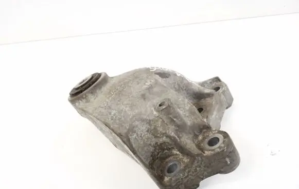 Mercedes-Benz GLA W156 Engine mounting bracket A2462401109
