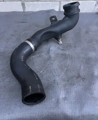 Intercooler hose/pipe