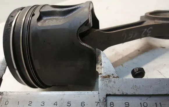 Ford Transit Piston with connecting rod