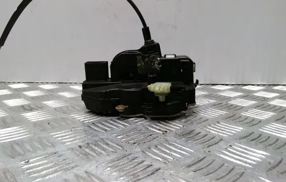 Opel Insignia A Front door lock 3023806E01S 00465574