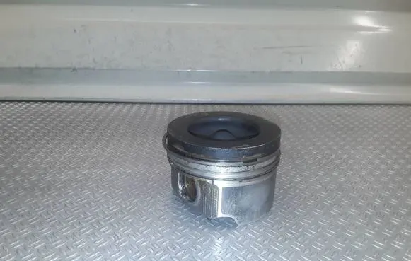 Mazda 6 Piston 