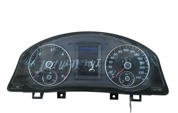 Volkswagen Golf Plus Speedometer (instrument cluster) 5M0920870E VD104823 0973926005