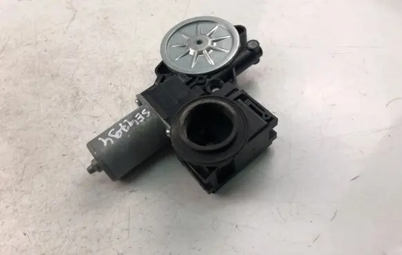 Toyota RAV 4 (XA50) Wiper motor 8571042140