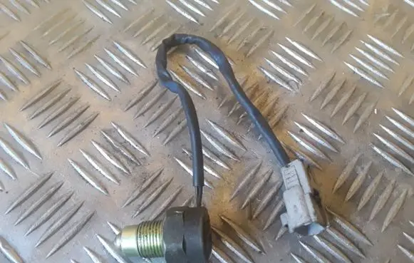 Mitsubishi Pajero Sport I Reversing light switch sensor NOCODE