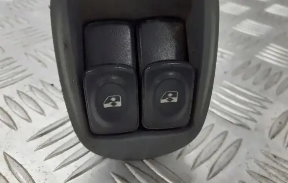 Renault Scenic I Electric window control switch 7700836269
