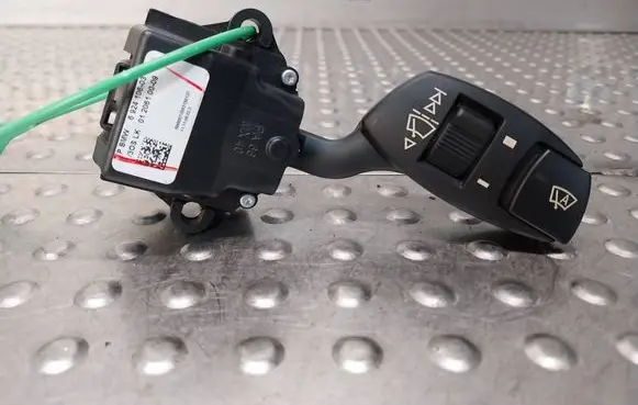 BMW 5 E60 E61 Wiper control stalk S26383615 6924106