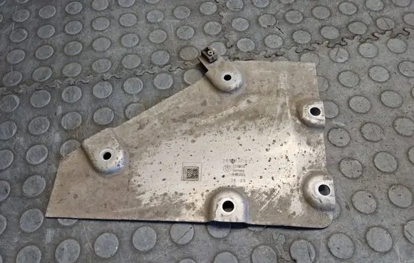 BMW i4 Other under body part 9884700