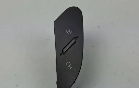 Alfa Romeo Stelvio Central locking switch button 01561154380 01622 02127