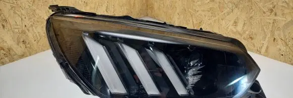 Peugeot 208 Headlight/headlamp 3962456
