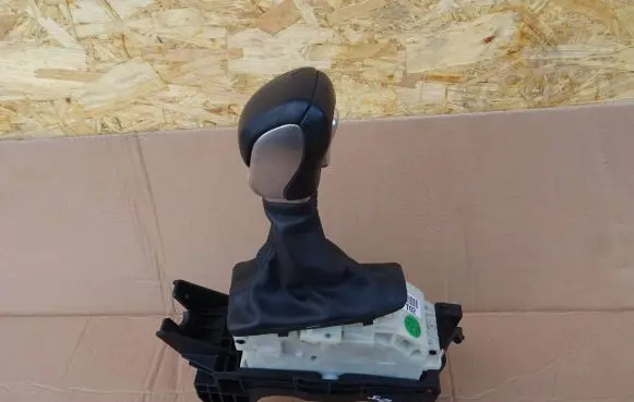 Hyundai Santa Fe Gear shifter/selector 46701F2120