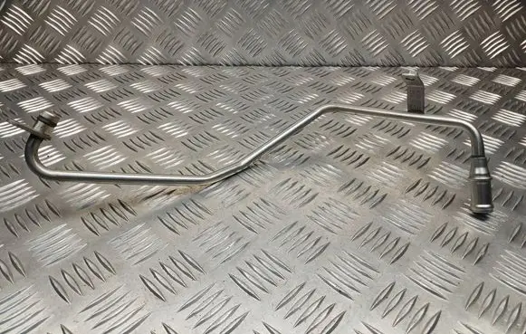 Engine coolant pipe/hose