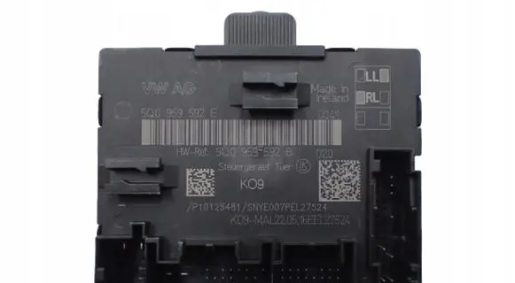 Audi TT TTS RS Mk3 8S Door control unit/module 5Q0959592E