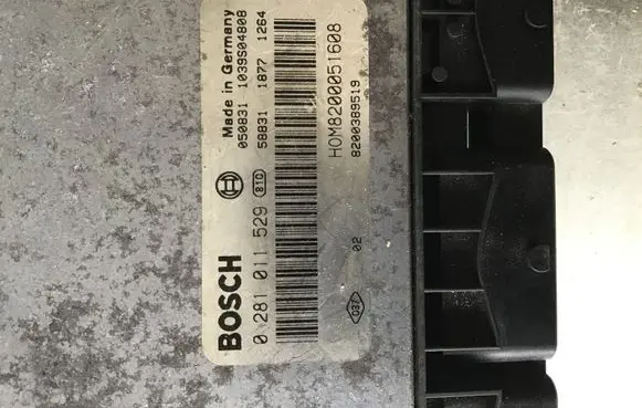 Renault Trafic II (X83) Engine control unit/module 8200389519 0281011529