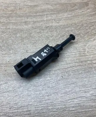Volkswagen Golf V Brake pedal sensor switch 927189D
