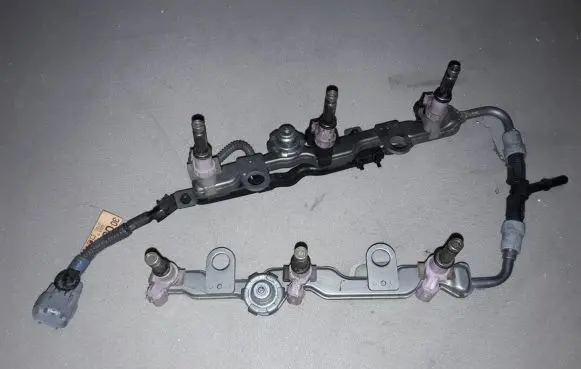 Lexus GS 300 350 430 450H Fuel injector 2325031070