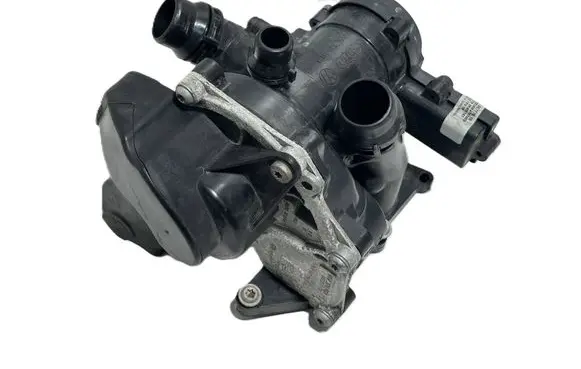 Audi A4 S4 B9 8W Thermostat/thermostat housing 06L121111L 44919 06L121012A