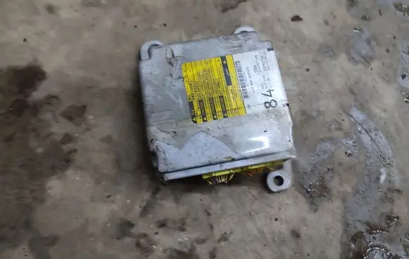 Toyota Avensis T250 Airbag control unit/module 8917005121