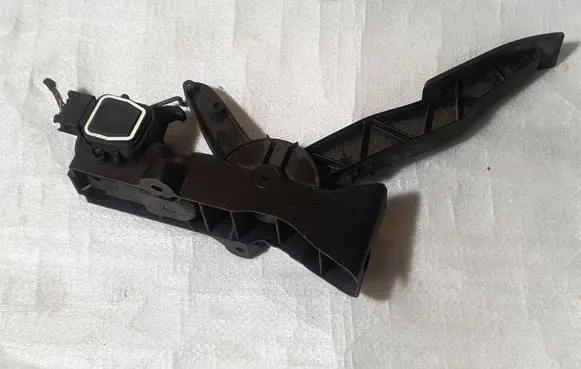 Mercedes-Benz A W169 Accelerator throttle pedal 91736020 A1693000104
