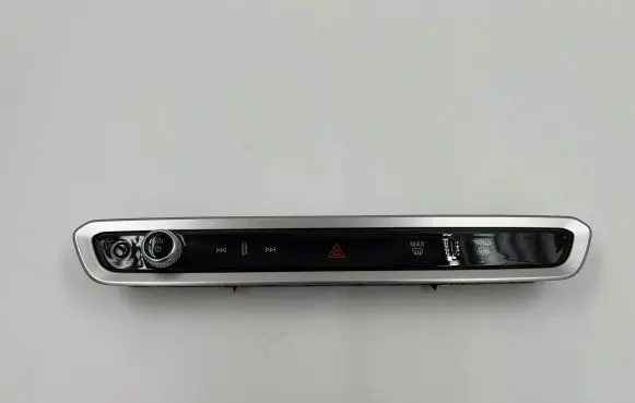 BMW X5 G05 Head unit multimedia control 5A64198 220510M
