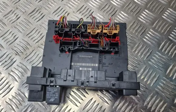 Volkswagen PASSAT B6 Comfort/convenience module 3C8937049E