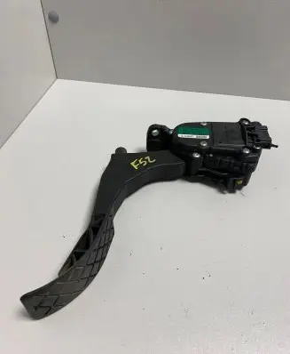 Skoda Fabia Mk2 (5J) Accelerator throttle pedal 6Q1721503C 6PV00849601
