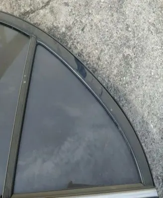 Toyota Avensis T250 Rear vent window glass 