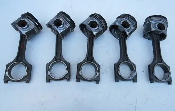 Volvo V60 Piston with connecting rod 