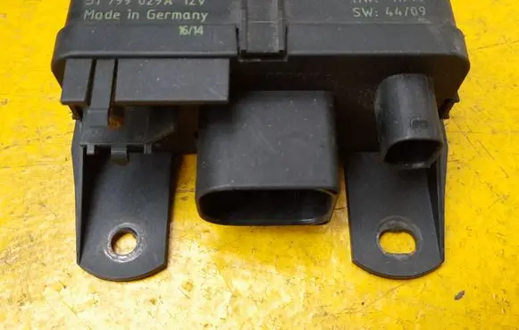 Mercedes-Benz Sprinter W906 Other relay 51799029A