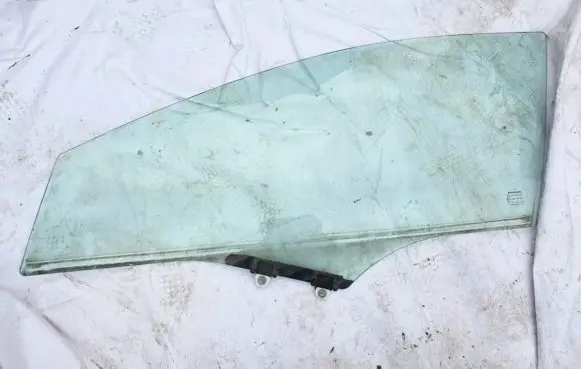 Honda Civic Front door window glass four-door