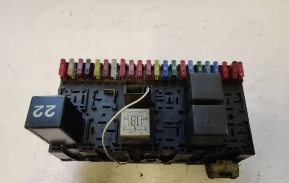 Volkswagen Multivan T4 Fuse box set 357937039