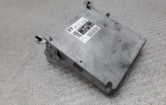 Toyota Corolla E120 E130 Engine control unit/module 8966113230