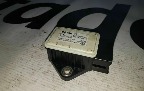 Mercedes-Benz E W211 ESP acceleration yaw rate sensor A2165420018 2165420018